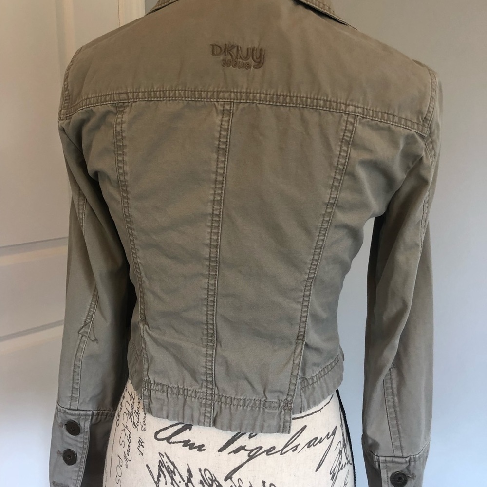 Vintage DKNY cropped jacket size small and AWESOME - Picture 3 of 5